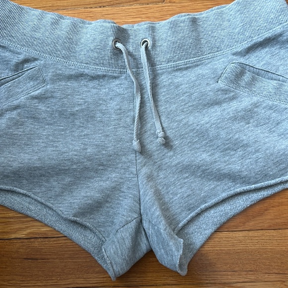 Victoria Secret Supermodel Essential Shorts - Picture 2 of 7